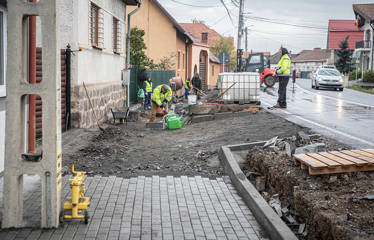 450 ezer piskótakőből gyalogút